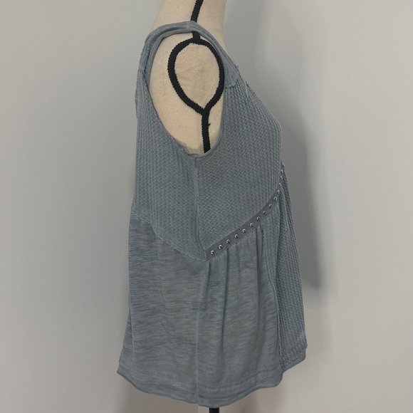 Pol Sleeveless Silver Studded V-Neck Blouse.  Sz L - Picture 4 of 10